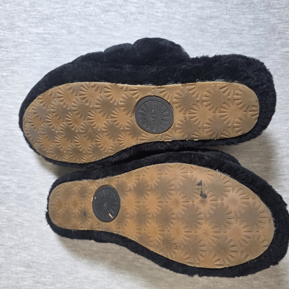 UGG Black Shearling Lined Sandals Size 9 Womens - Picture 7 of 7